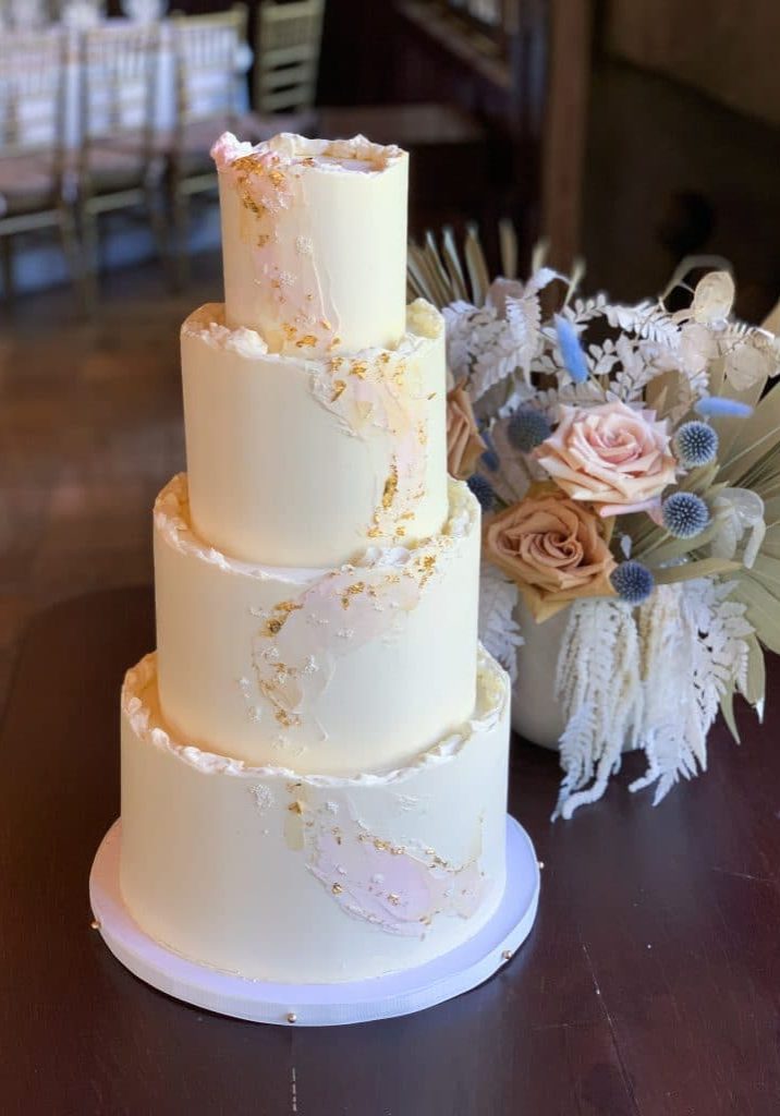 deckle-edge-wedding-cake-whipped-bakeshop